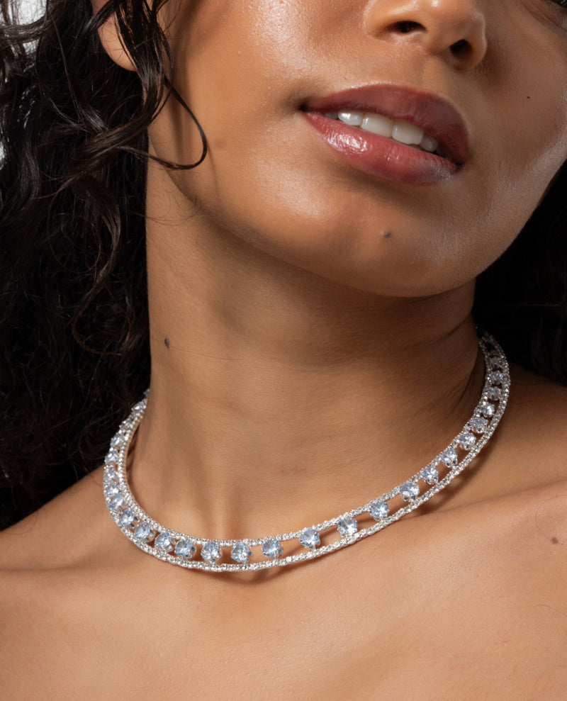 LEGACY CHOKER SILVER AND WHITE